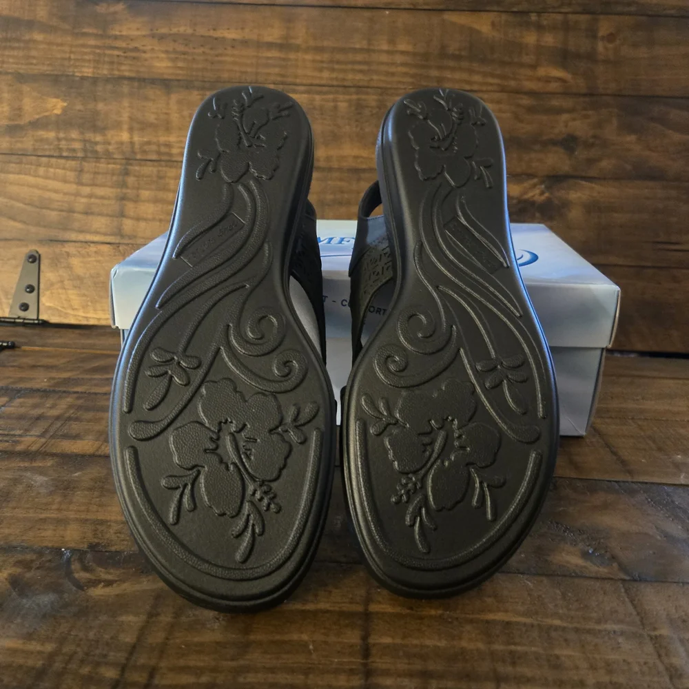 Easy Street Women's Black Sandals